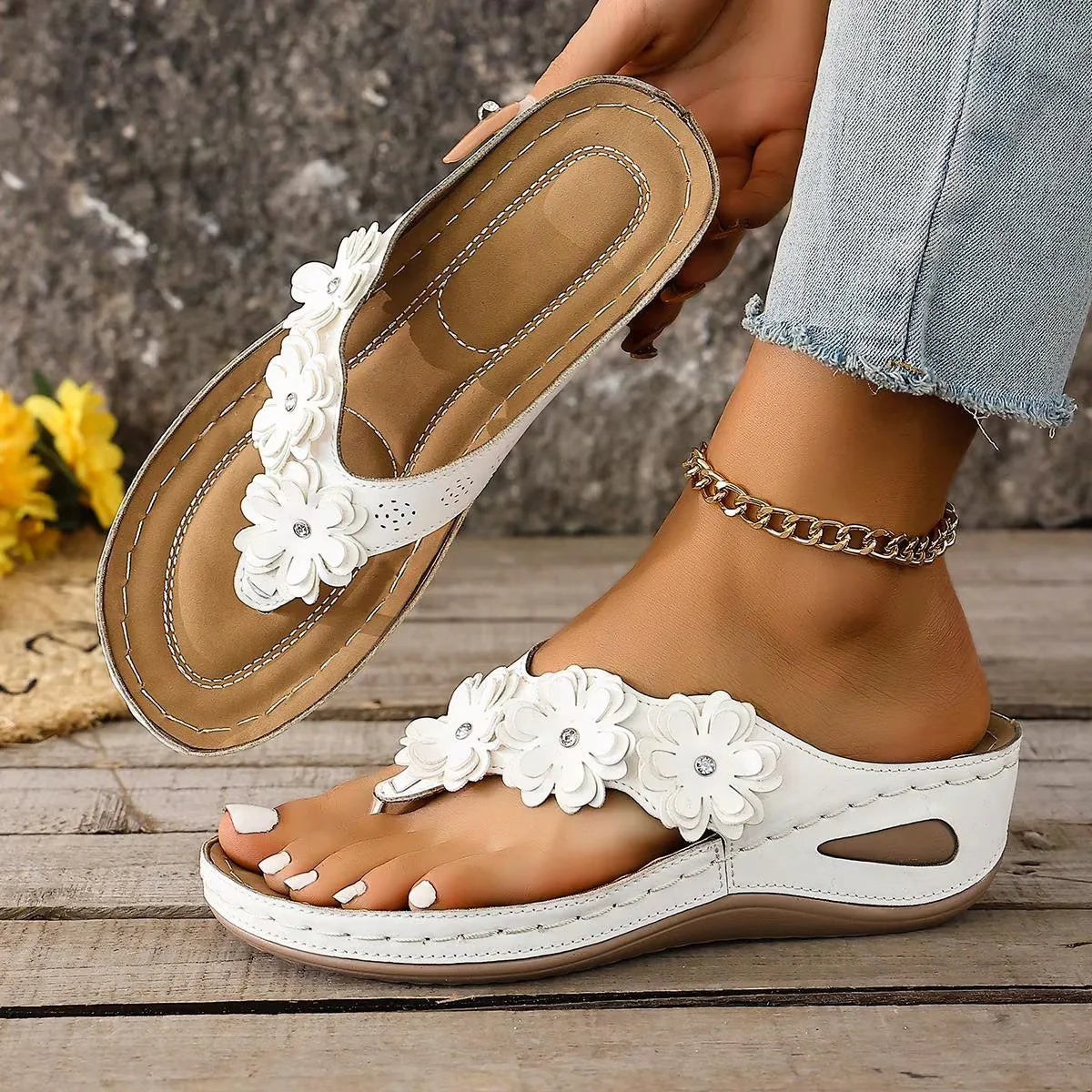 Lucy - Comfortable Sandals